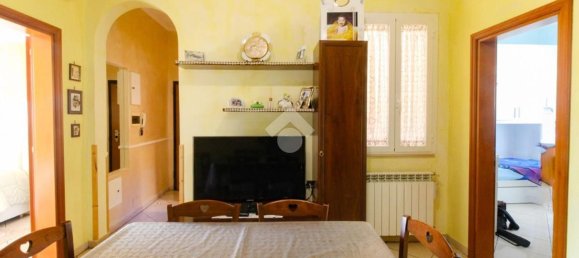 3 rooms Apartment in Livorno, Italy No. 121255 2