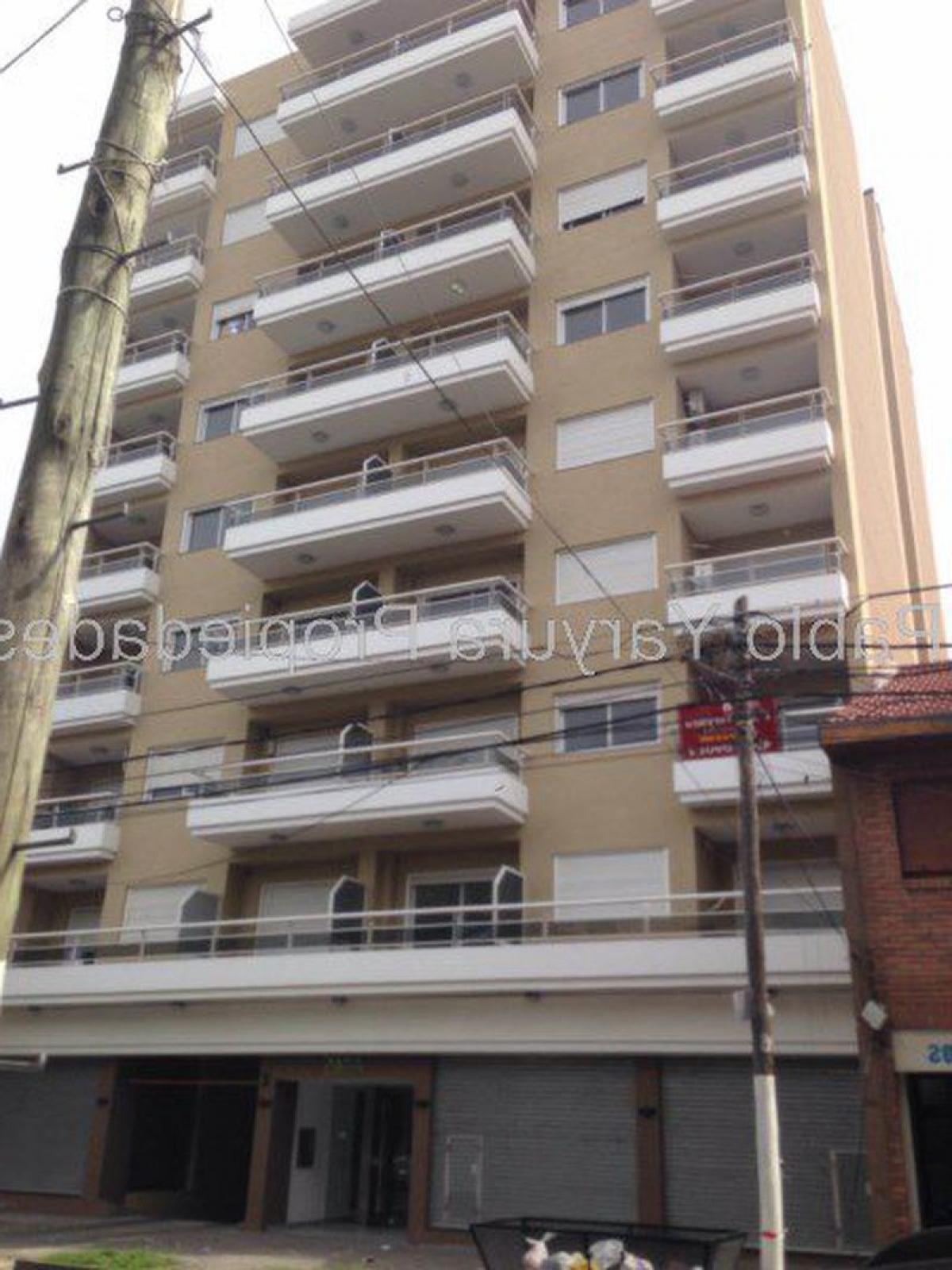 Studio in Tres de Febrero, Argentina No. 10514