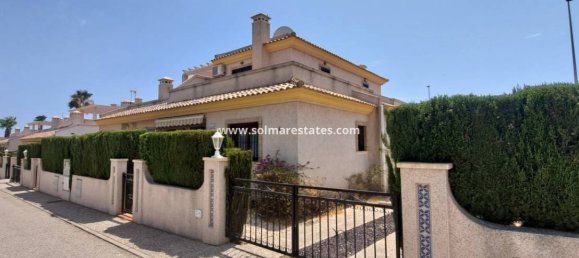 3 غرف نوم تاون هاوس في Alicante, Spain رقم 186375 34