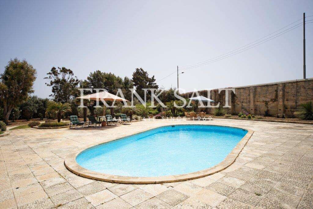 4 bedrooms Farm in Rabat, Malta No. 8826