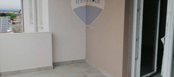 3 rooms Apartment in Cannara, Italy No. 136005 8