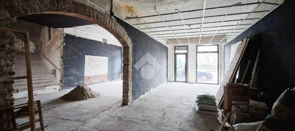 2 rooms Commercial property in Verona, Italy No. 293774 2