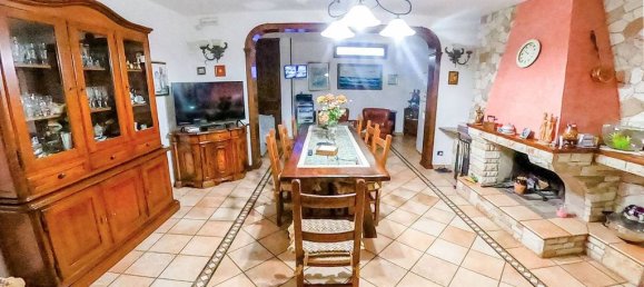 Villa de 4 dormitorios en Muro Leccese, Italy No. 276836 14