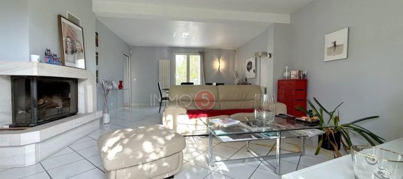 4 bedrooms Villa in Coubron, France No. 321751 5