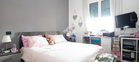 2 bedrooms Apartment in Genoa, Italy No. 282493 4