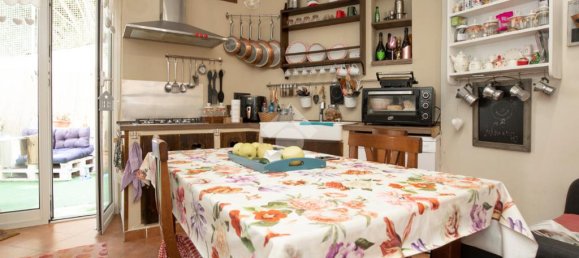 2 bedrooms Apartment in Genoa, Italy No. 282493 3