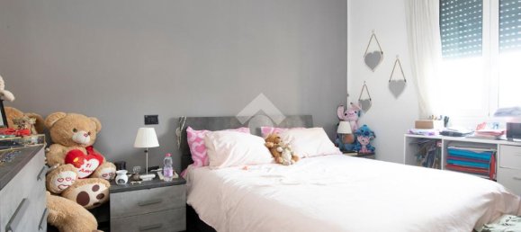 2 bedrooms Apartment in Genoa, Italy No. 282493 5