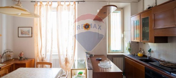 Apartamento de 4 divisões em Jesi, Italy N.º 2896 3