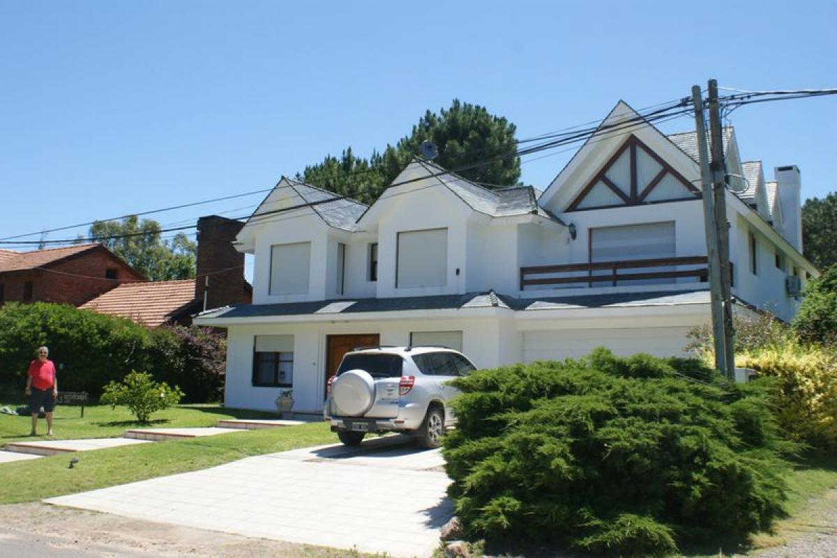 6 bedrooms House in Maldonado, Uruguay No. 2916