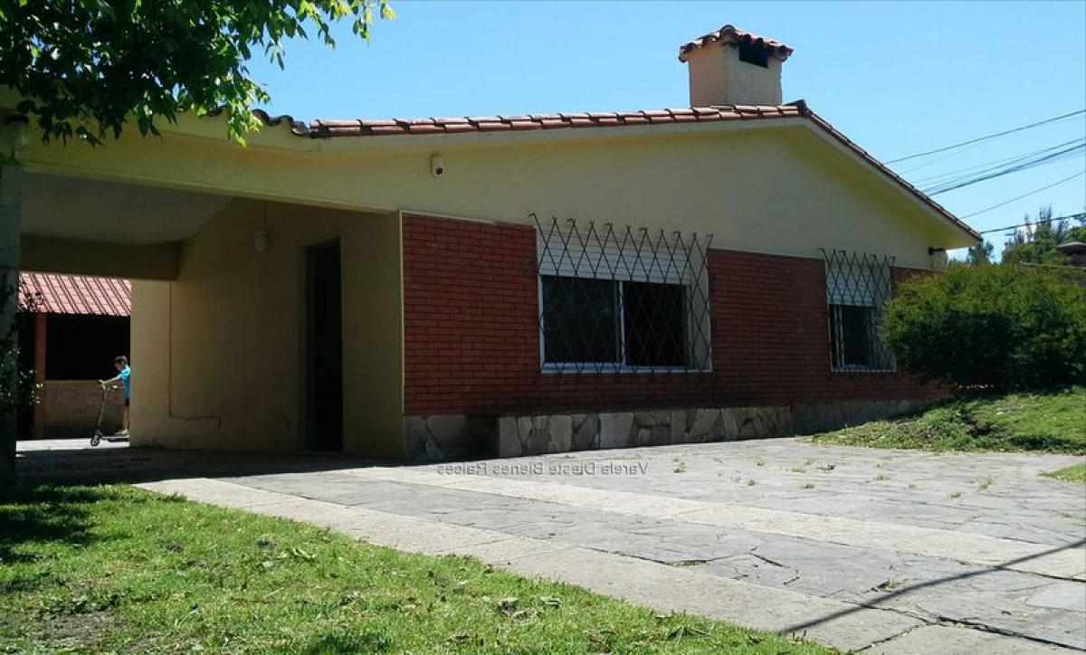 3 bedrooms House in Canelones, Uruguay No. 5052