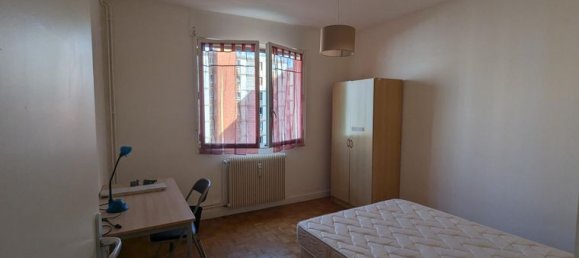 2 Schlafzimmer Wohnung in Chalon-sur-Saone, France, Nr. 355193 6