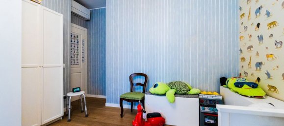 5 rooms Apartment in Milan, Italy No. 305511 3