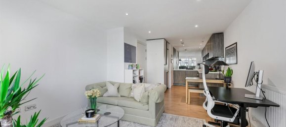 1 bedroom Apartment in London, United Kingdom No. 9896 4