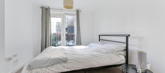 1 bedroom Apartment in London, United Kingdom No. 9896 9