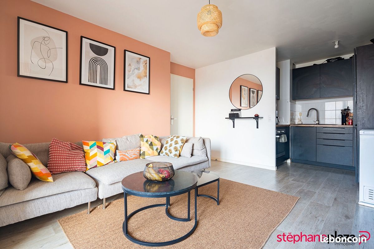 2 bedrooms Apartment in Bezons, France No. 169085