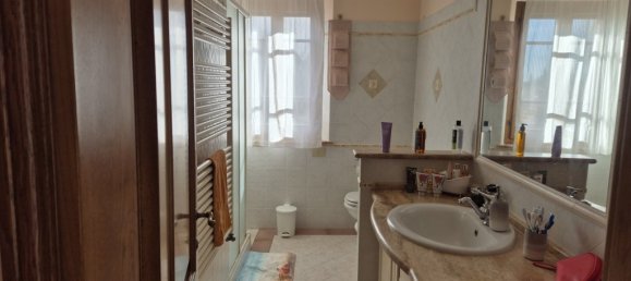4 bedrooms Apartment in Sinalunga, Italy No. 225359 17