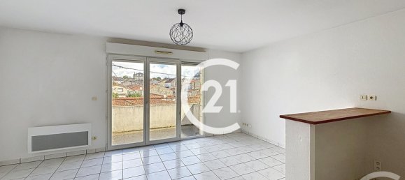 Квартира с 2 спальнями в Коньяк, Франция № 342722 5