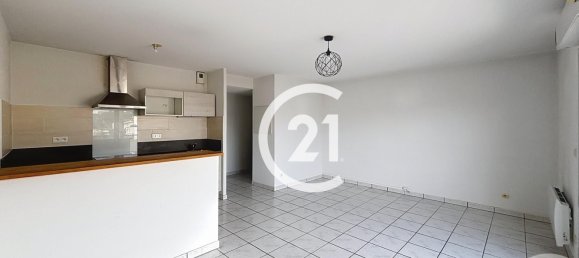 Квартира с 2 спальнями в Коньяк, Франция № 342722 4