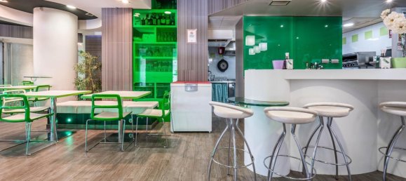 Gewerbliche Immobilie in Granada, Spain 160m², Nr. 160700 4