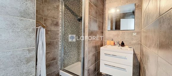 3 bedrooms House in Saint-Cyr-l'Ecole, France No. 181583 8