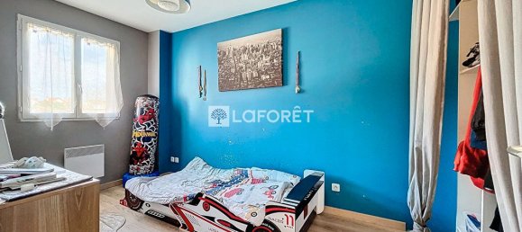 3 bedrooms House in Saint-Cyr-l'Ecole, France No. 181583 11