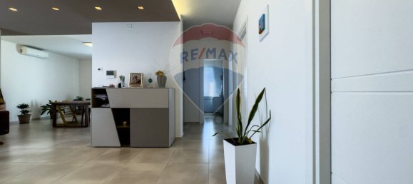 Villa de 6 dormitorios en Guardiagrele, Italy No. 269203 16