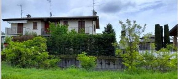 Дом с 5 комнатами в Аццано Мелла, Италия № 69221 2