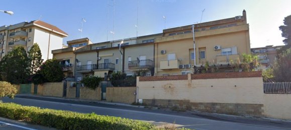 5-salle Appartement à Caltanissetta, Italy No. 52177 2