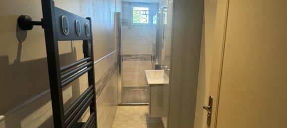 4 bedrooms House in Saint-Medard-de-Guizieres, France No. 355123 3