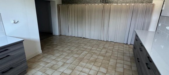 4 bedrooms House in Saint-Medard-de-Guizieres, France No. 355123 8