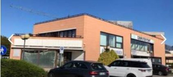 2 bedrooms Villa in Erba, Italy No. 3286 22