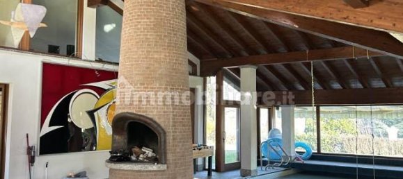 2 bedrooms Villa in Erba, Italy No. 3286 6