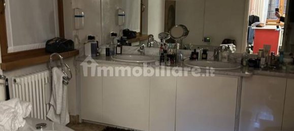 2 bedrooms Villa in Erba, Italy No. 3286 10