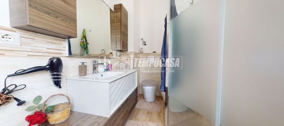 4 bedrooms Apartment in Turin, Italy No. 375217 21