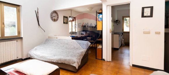 3 bedrooms House in Davagna, Italy No. 35850 3