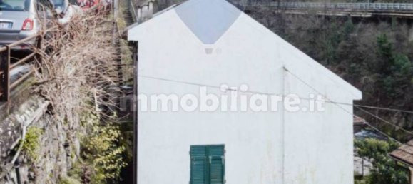 3 bedrooms House in Davagna, Italy No. 35850 8