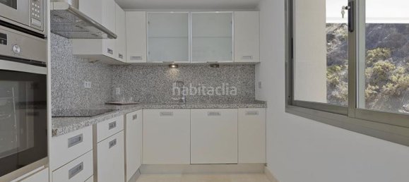 2 bedrooms Apartment in Benahavis, Spain No. 44845 14