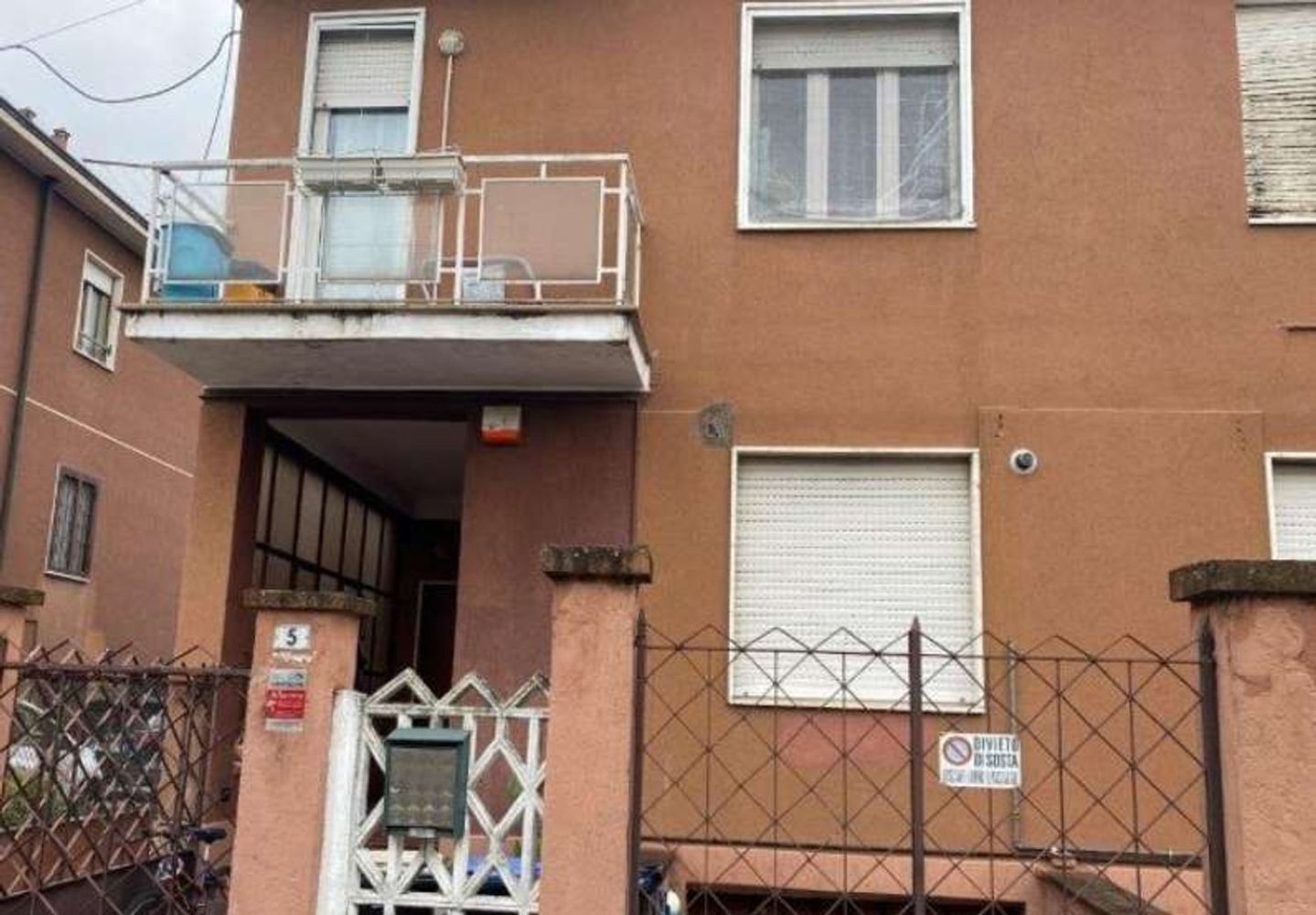 4 rooms Apartment in Settimo Milanese, Italy No. 4607