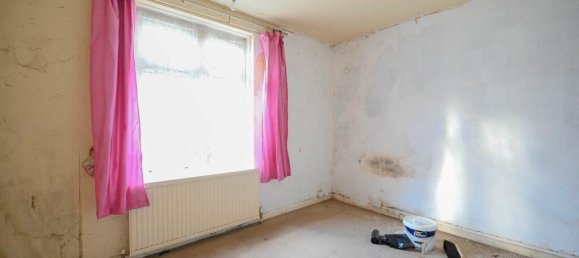 1 bedroom Apartment in Dagenham, United Kingdom No. 2292 5