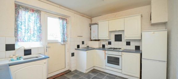 1 bedroom Apartment in Dagenham, United Kingdom No. 2292 4