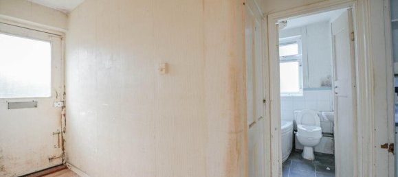 1 bedroom Apartment in Dagenham, United Kingdom No. 2292 7