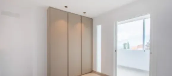 Apartamento de 3 dormitorios en Marbella, Spain No. 140367 10