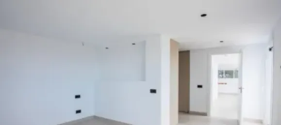 Apartamento de 3 dormitorios en Marbella, Spain No. 140367 4