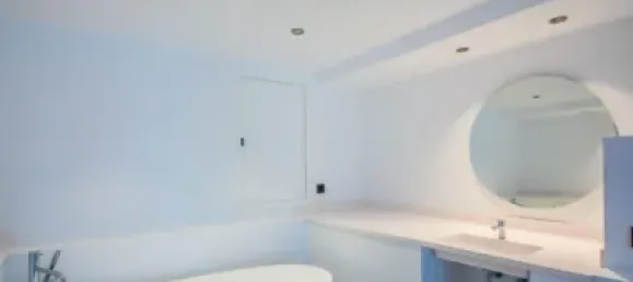 Apartamento de 3 dormitorios en Marbella, Spain No. 140367 5