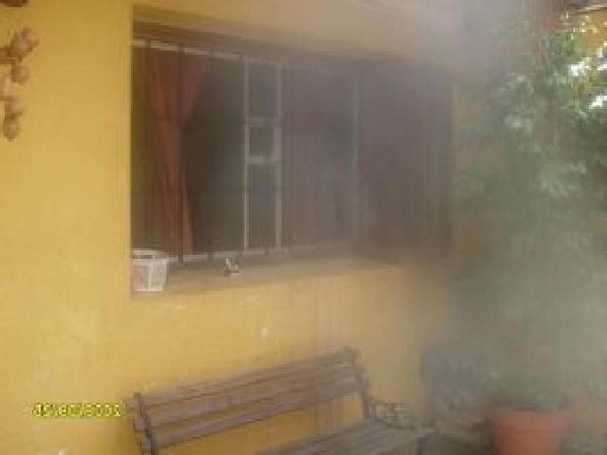 2 bedrooms House in Lanus, Argentina No. 7152