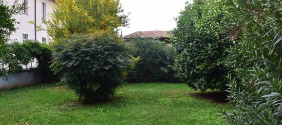 Квартира с 2 комнатами в Куджоно, Италия № 204496 11