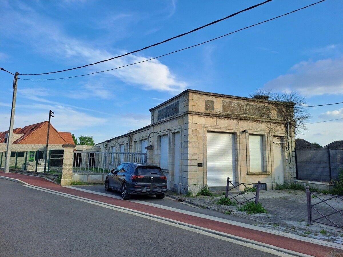 6-Zimmer Gebäude in La Chapelle-d'Armentieres, France, Nr. 81409