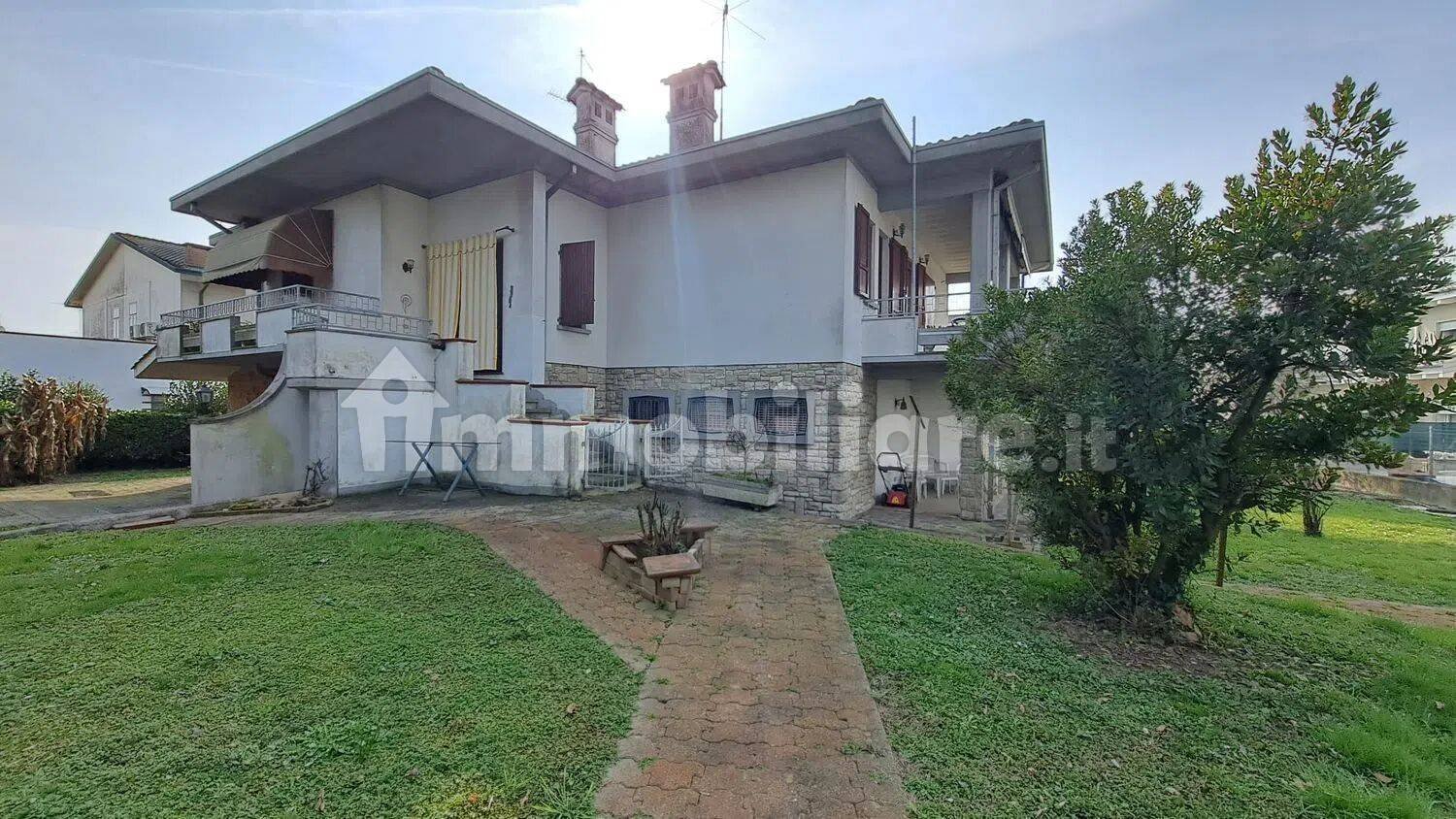 3 chambres Villa à Suzzara, Italy No. 206205