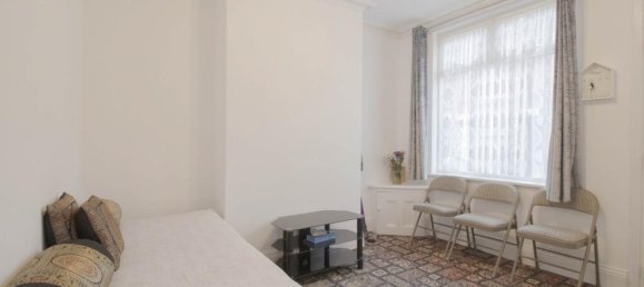 3 bedrooms House in Leicester, United Kingdom No. 2411 4