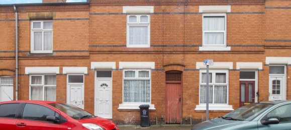 3 bedrooms House in Leicester, United Kingdom No. 2411 2